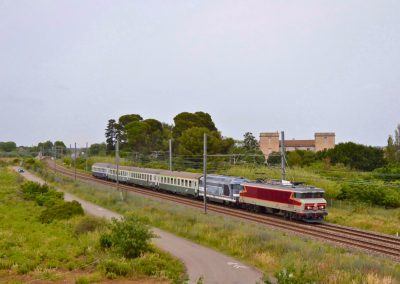 Le train APMFS avec la CC 6549 au niveau de Vic Mireval le 20 juin 2024. Photo de Lilian Cantos.